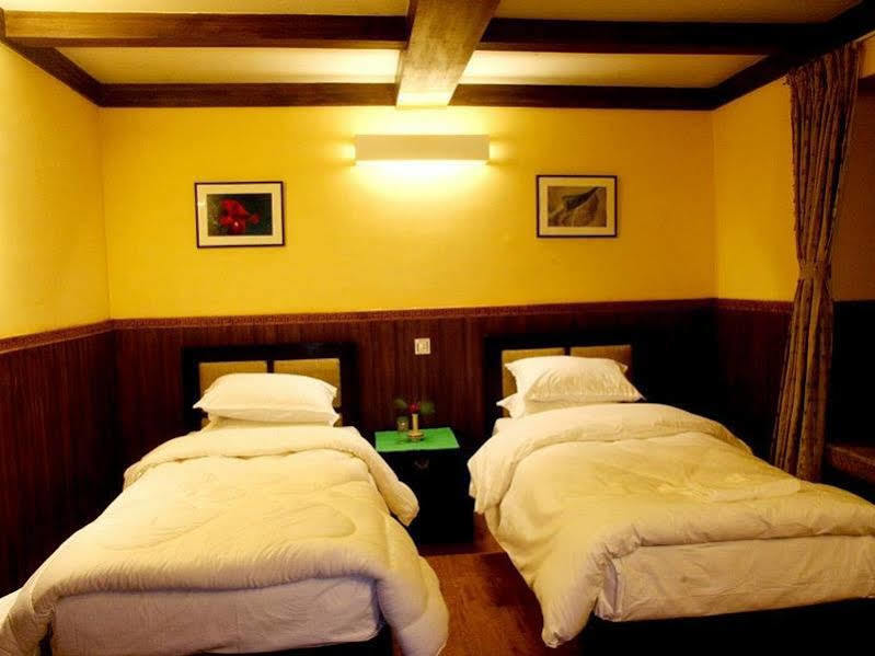 Mountain Lodges Of Nepal - Monjo Exterior photo